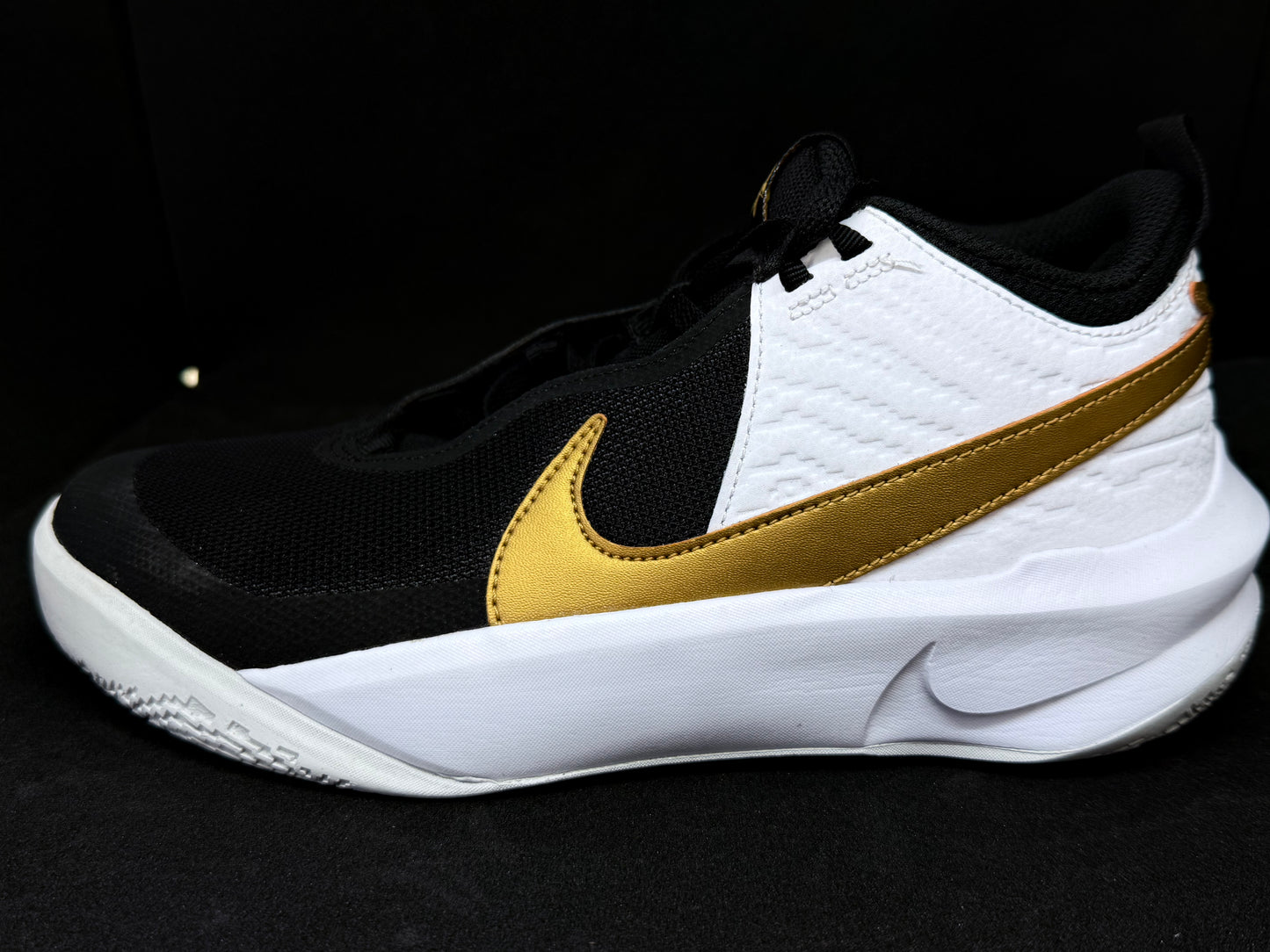 Nike Team Hustle D 10
