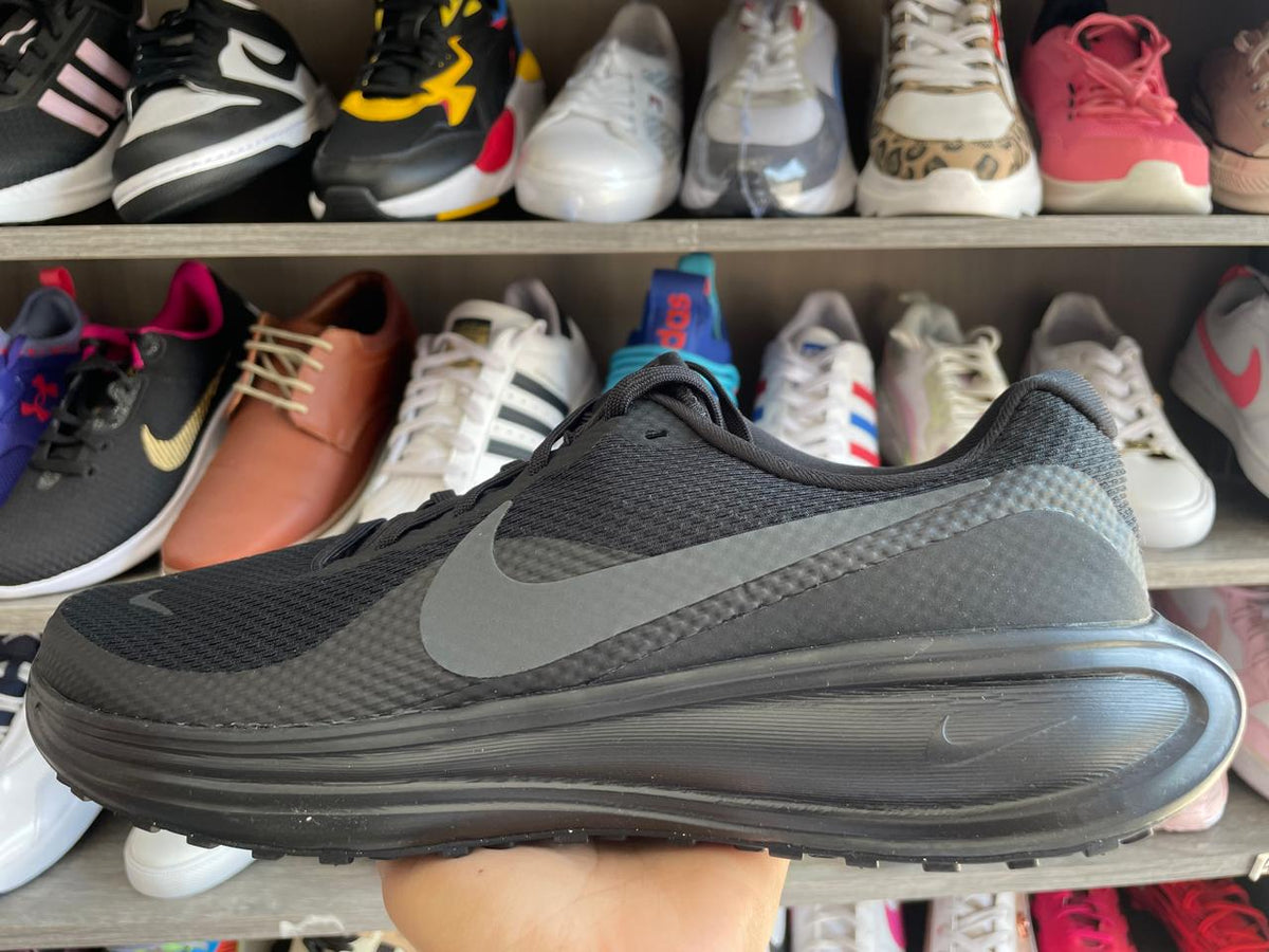 Nike Initiator