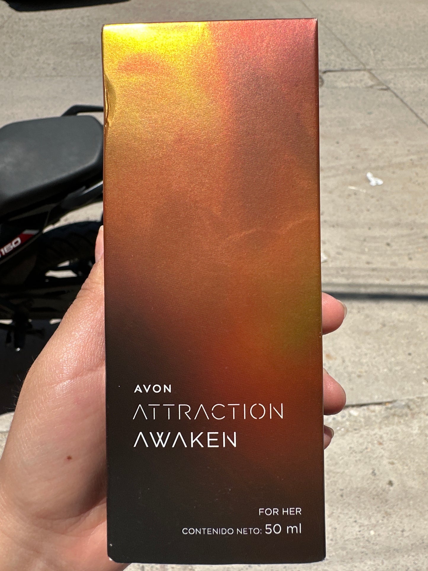 Attraction Awaken Femenino Avon