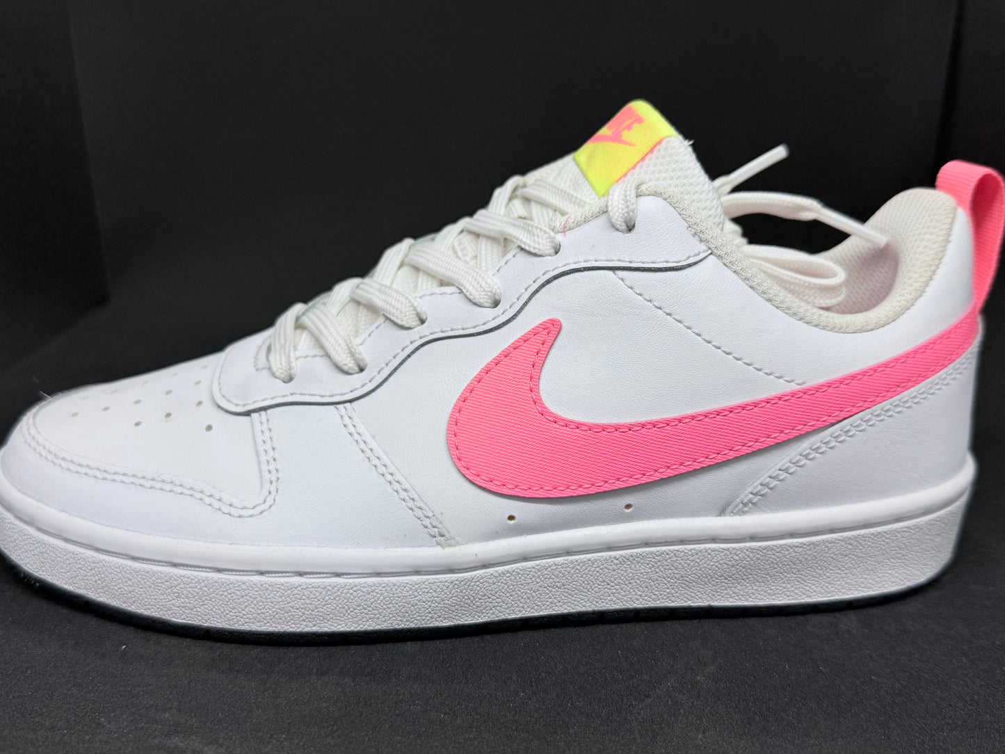 Nike court