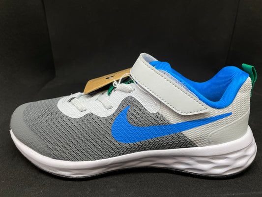 Nike Revolution 6